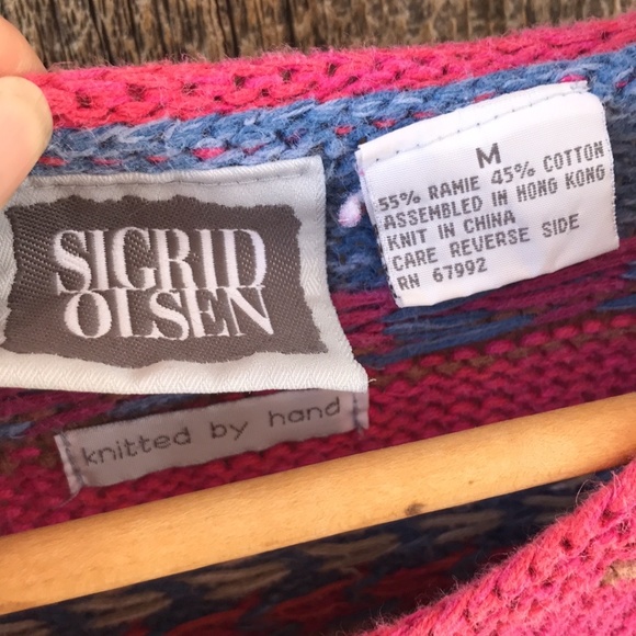 VTG 80s-90s Hand Knit Sweater, Bold Geometric Floral, Medium Oversized - Picture 3 of 6